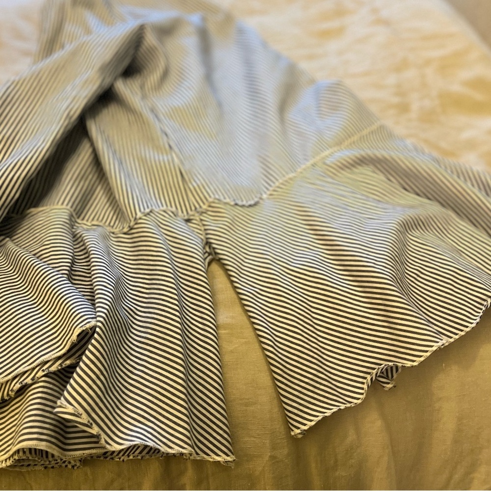 3/$19 Philosophy Blue pinstripe ruffle tunic blouse top - Picture 12 of 16